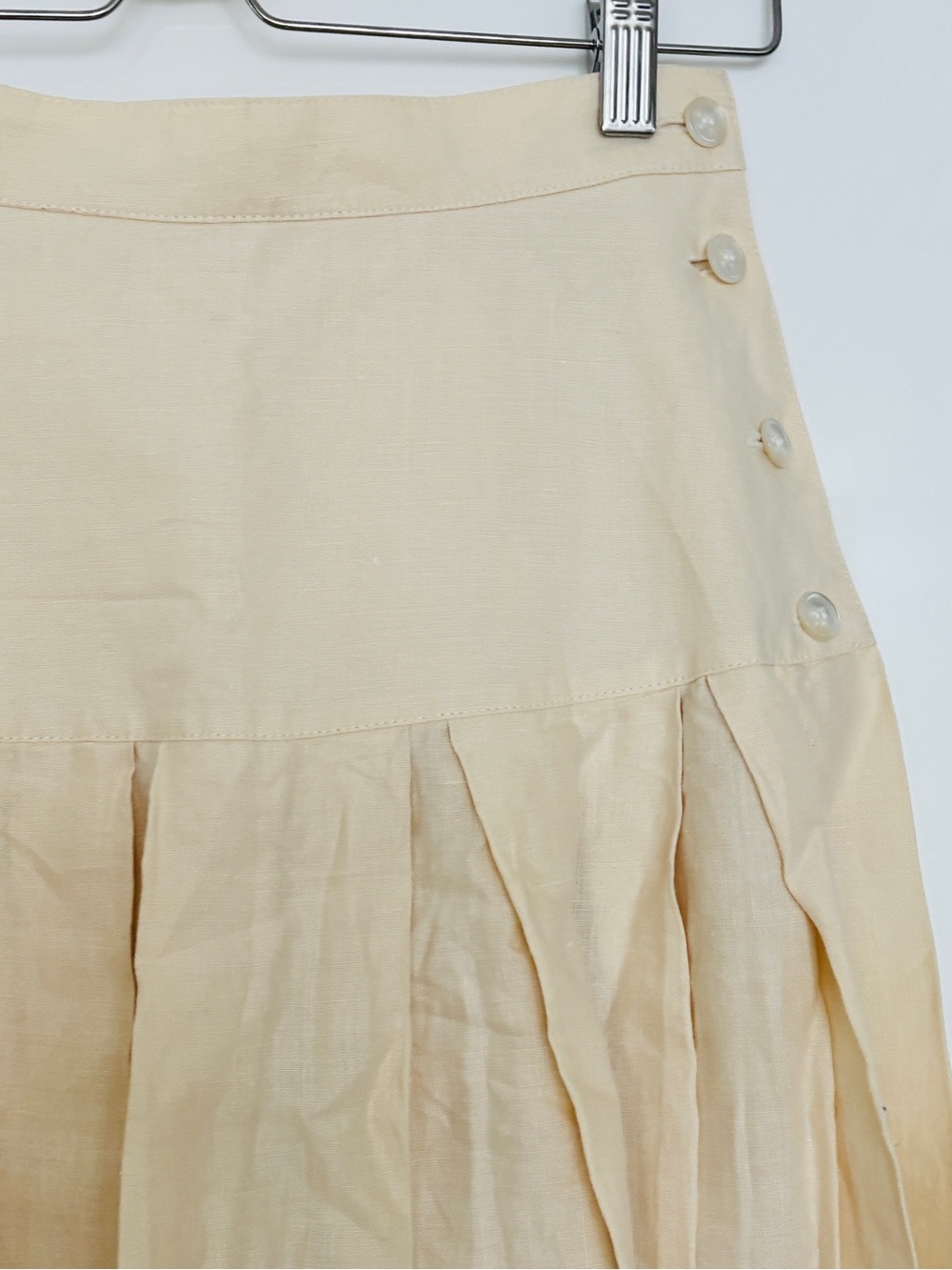 ALFRED SUNG Pale Cream A-Line Pleated Skirt with Side Buttons
